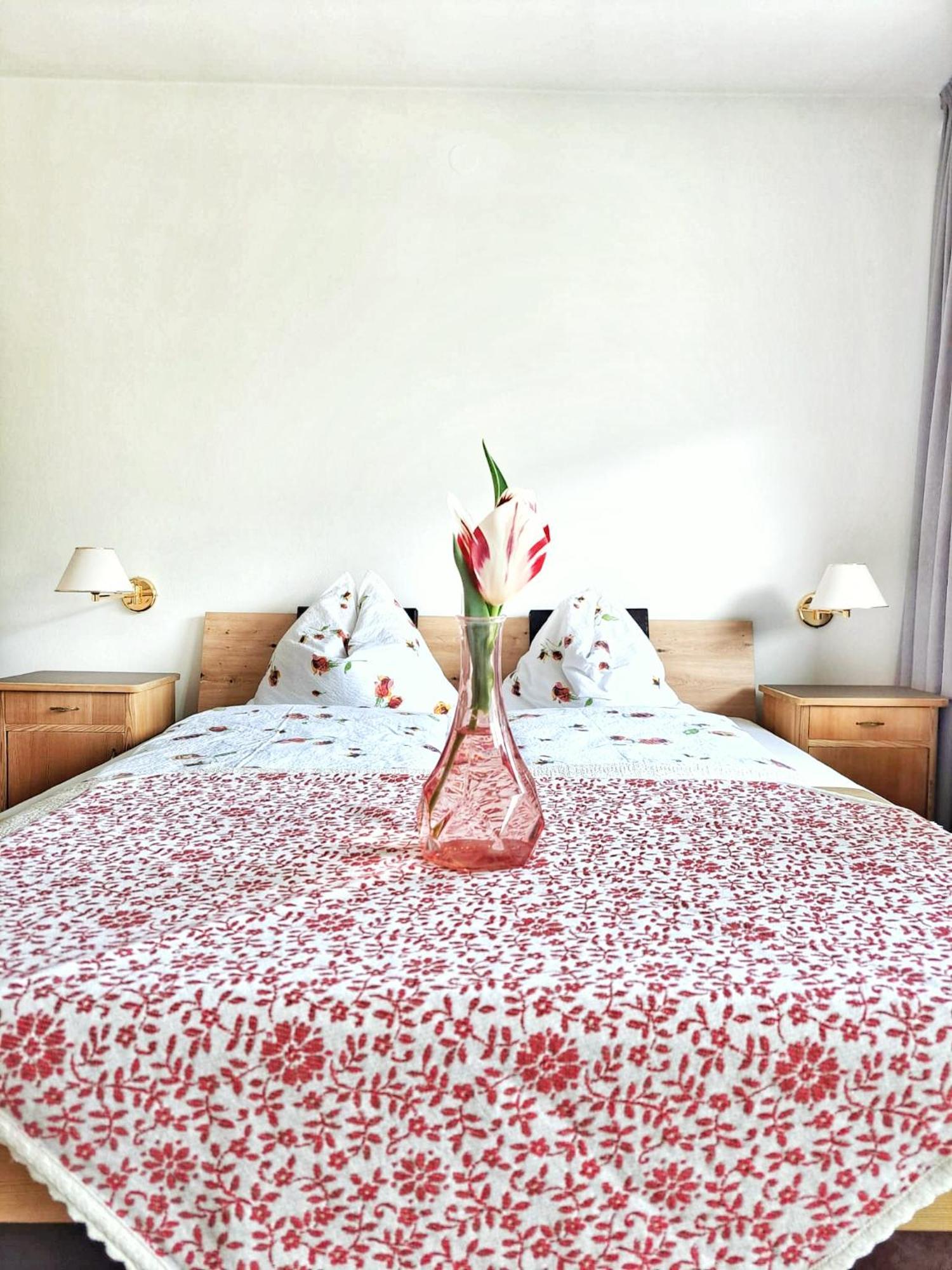 Cafe Rudi Living Bed and Breakfast Parcines Εξωτερικό φωτογραφία